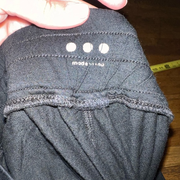 Three Dot Light weight black slouchy joggers - Picture 14 of 15